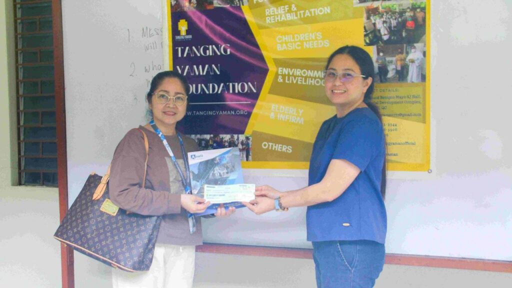 Cash_Donation_for_Carina_Victims