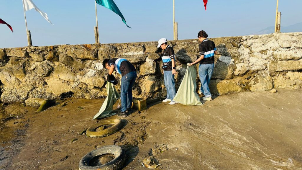 Coastal_Cleanup-1